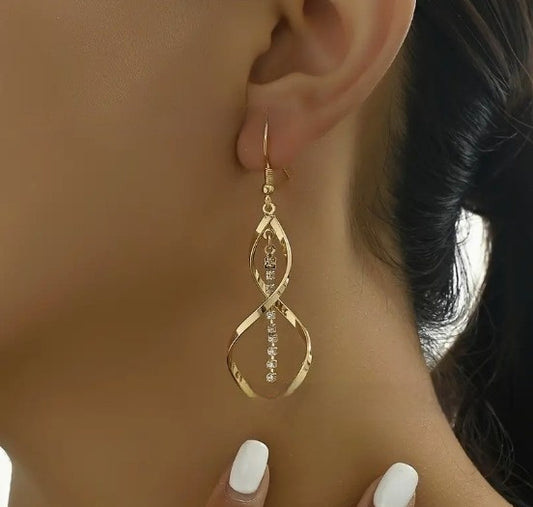 Creative Spiral Design Refined Stylish And Versatile Diamond Female Earring Ornament